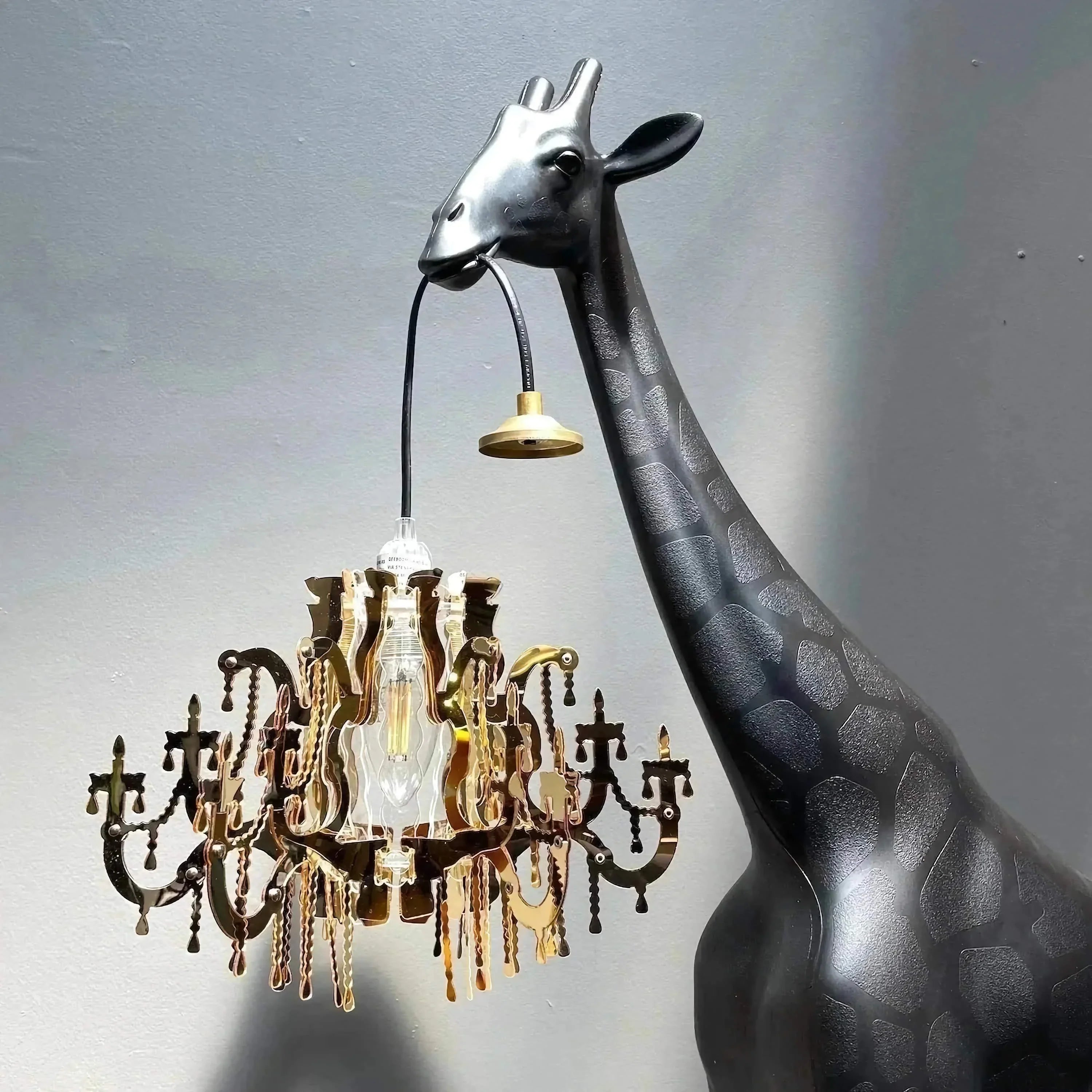13 FEET BLACK GIRAFFE SCULPTURE LAMP WITH CRYSTAL CHANDELIER | DESIGN CL025B