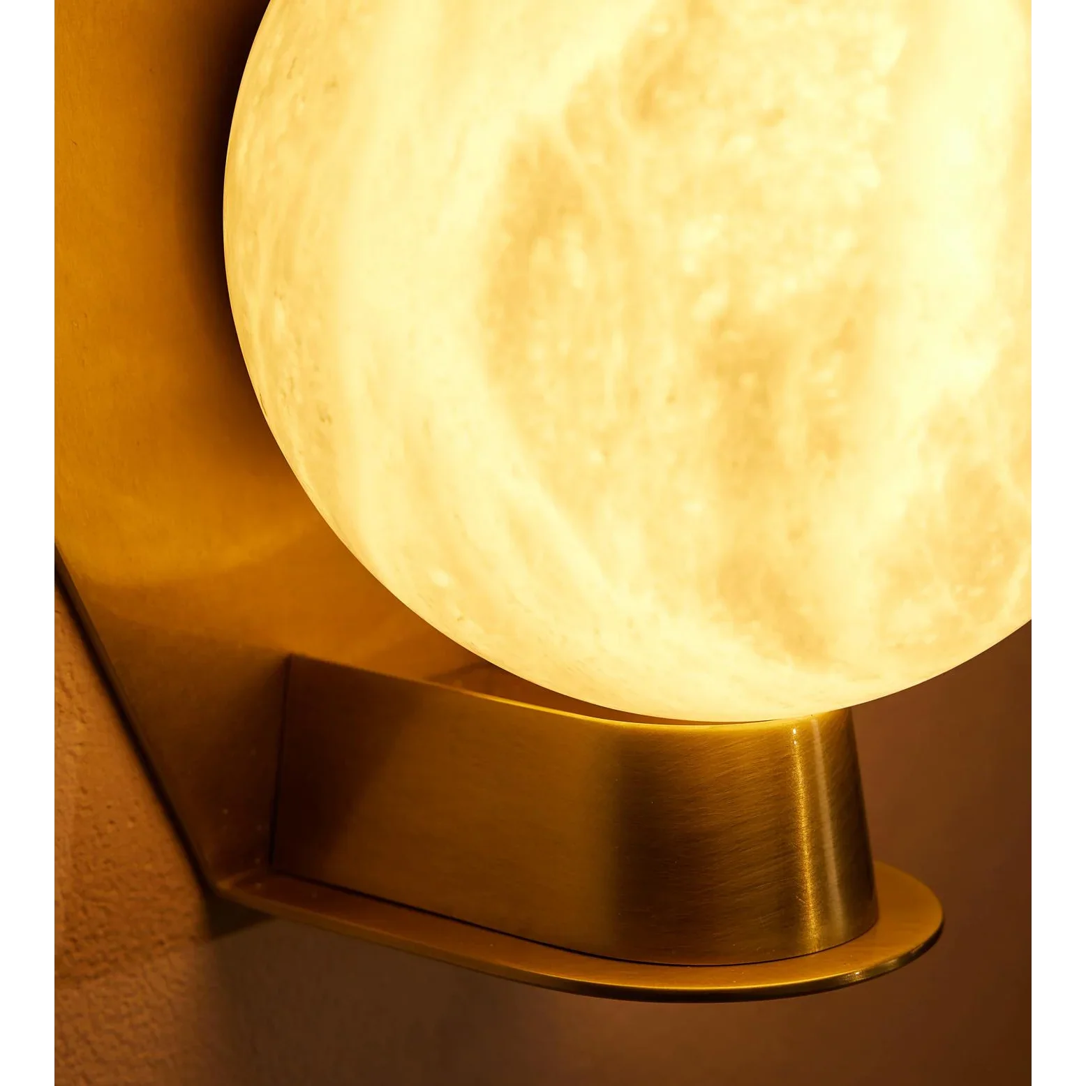 ALABASTER GLOBE WALL SCONCE | CLDFR0252