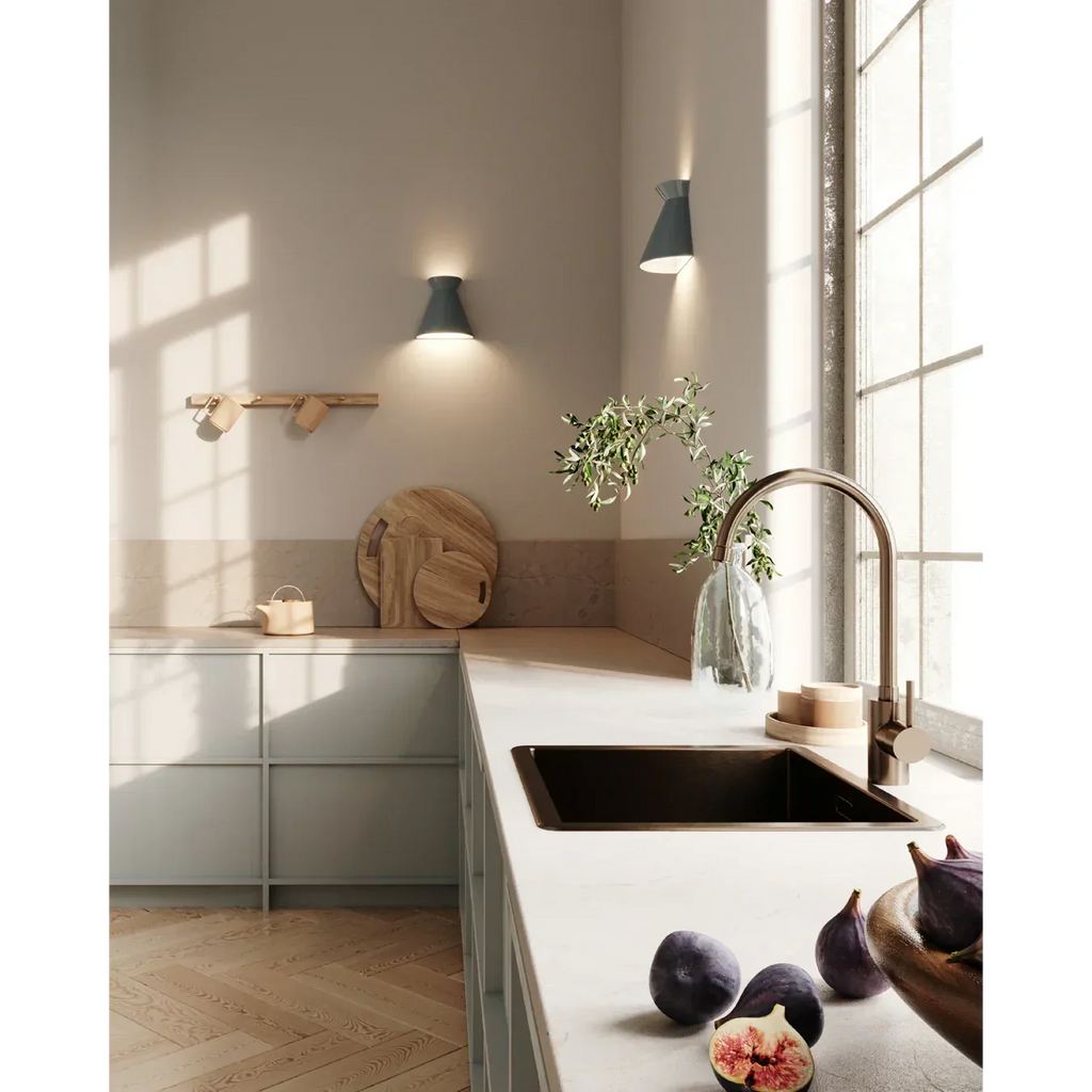 ARENA CONCRETE WALL LAMP