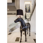BLACK HORSE LAMP | CL7Z5584