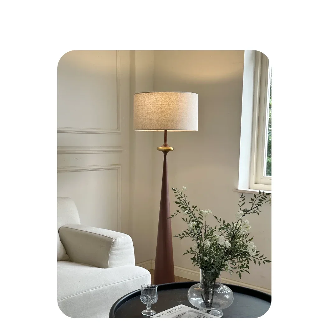 DORMON MINIMALIST FLOOR LAMP