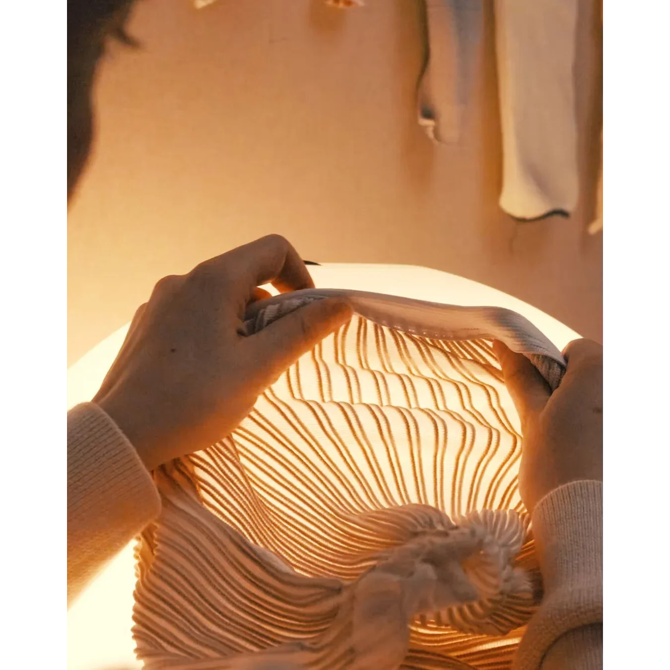 ECRU KNITTING FABRIC TABLE LAMP