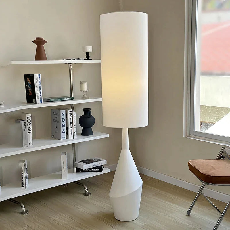 KINSEK WHITE MODERN STYLE FLOOR LAMP | CL852202