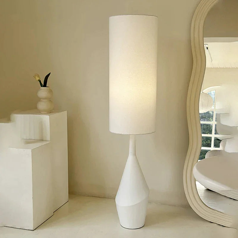 KINSEK WHITE MODERN STYLE FLOOR LAMP | CL852202