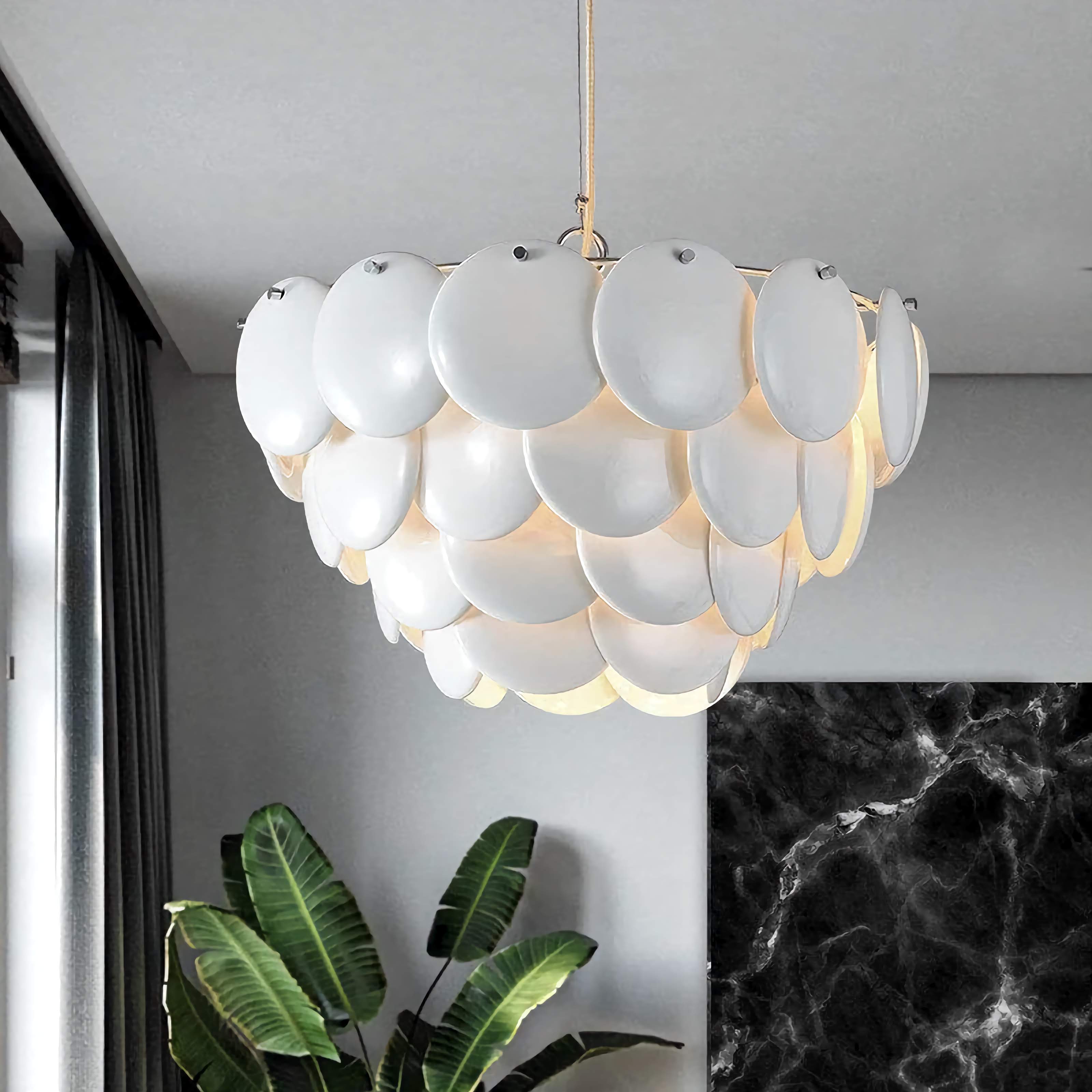 LUXURIOUS ROUND CHANDELIER | LAYERED SCALE PATTERN