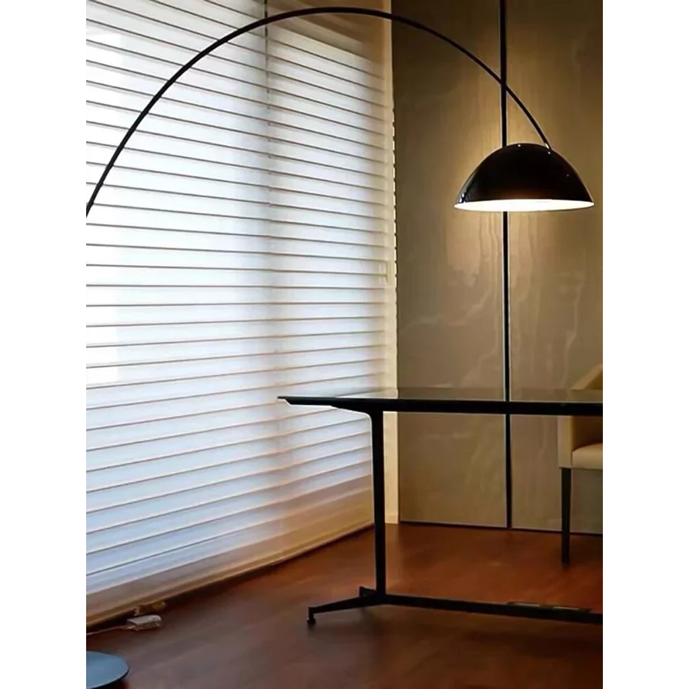 MINIMALIST METAL BLACK ARC FLOOR LAMP
