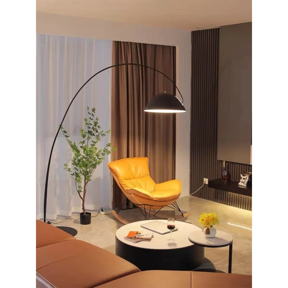 MINIMALIST METAL BLACK ARC FLOOR LAMP