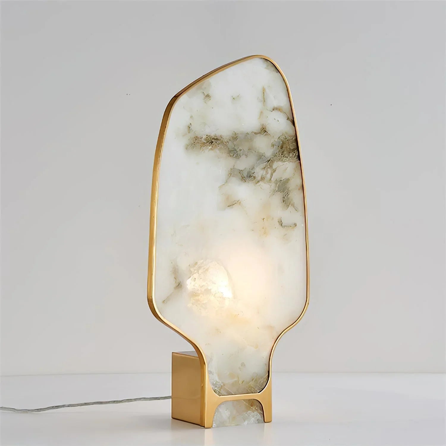 MODERN ALABASTER AND BRASS TABLE LAMP | CLII011G