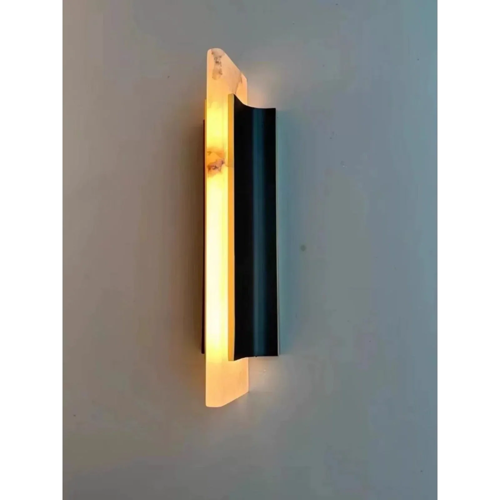 MODERN ALABASTER WALL SCONCE | CLHJN025