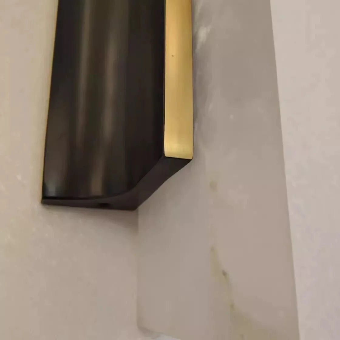 MODERN ALABASTER WALL SCONCE | CLHJN025