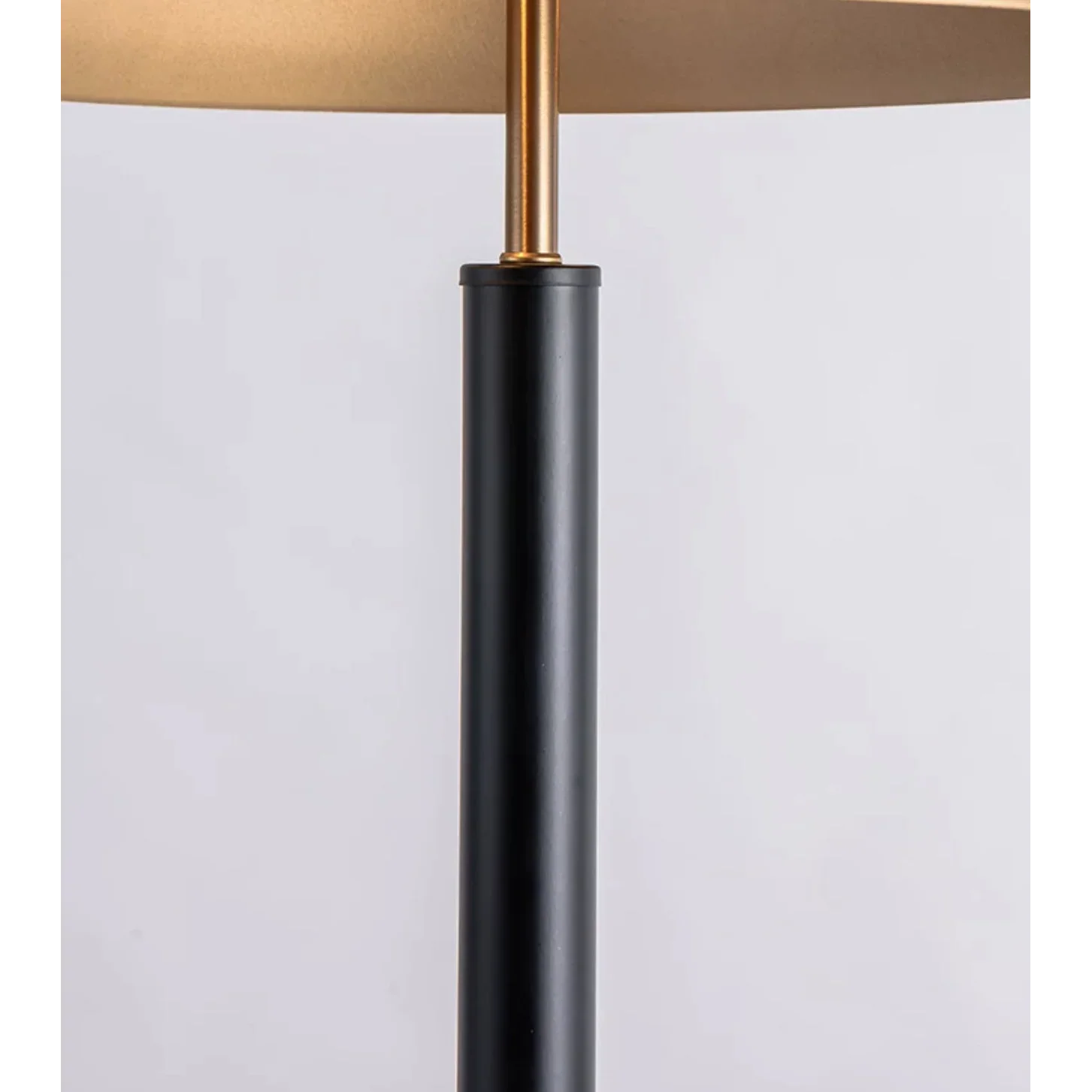 MODERN BRASS AND BLACK IRON TABLE LAMP | DESIGN CLXC0120