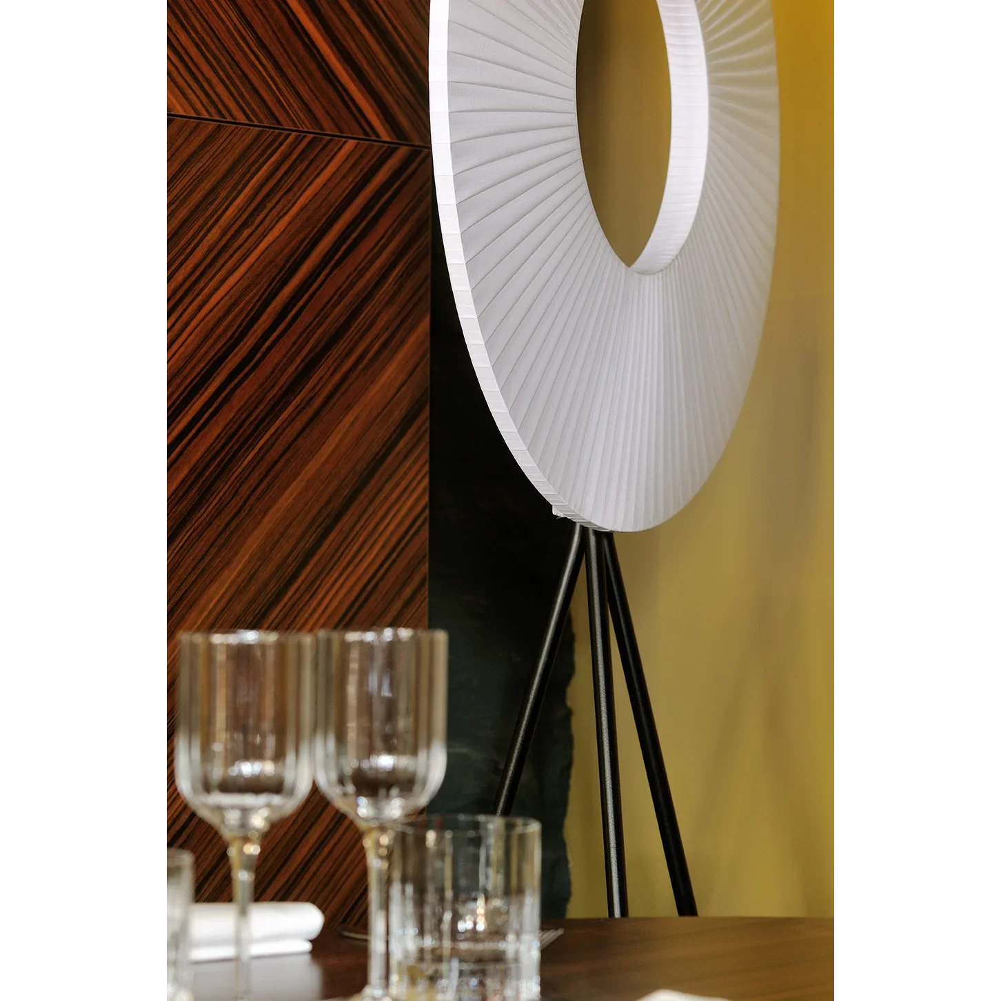 MODERN HALO FLOOR LAMP