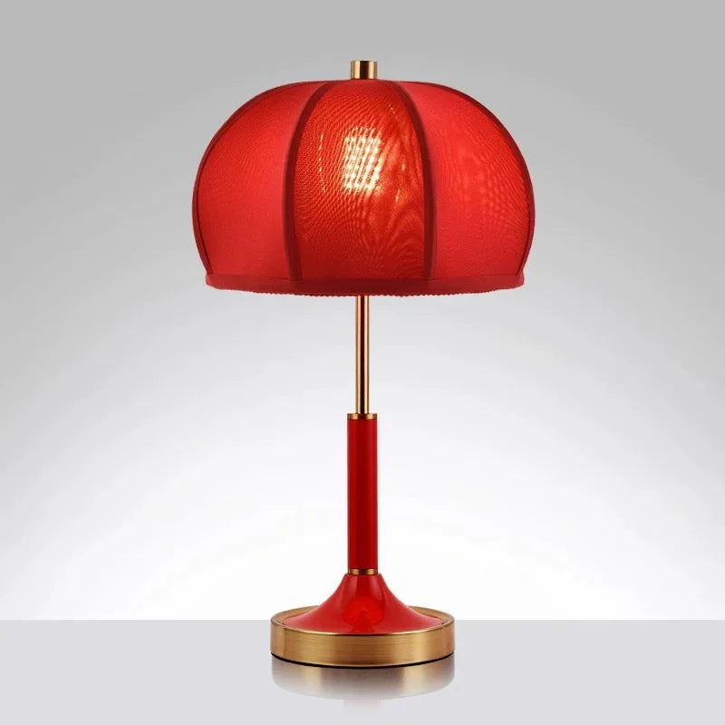 MODERN RED TABLE LAMP WITH WHITE FABRIC SHADE | DESIGN CLSS020N