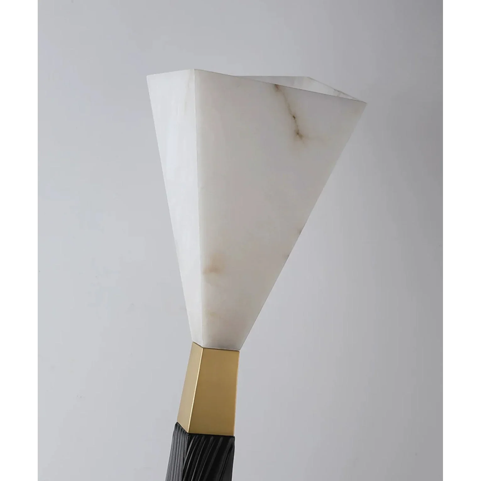 MODERN SCULPTURAL DESIGN FLOOR LAMP | CLZX89550