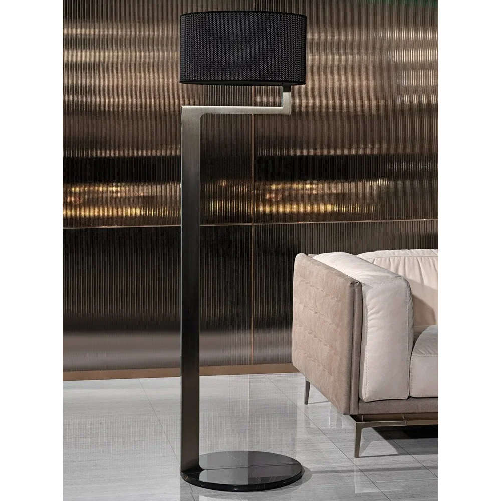 MODERN SCULPTURAL METAL FLOOR LAMP | CLFGV025VIS