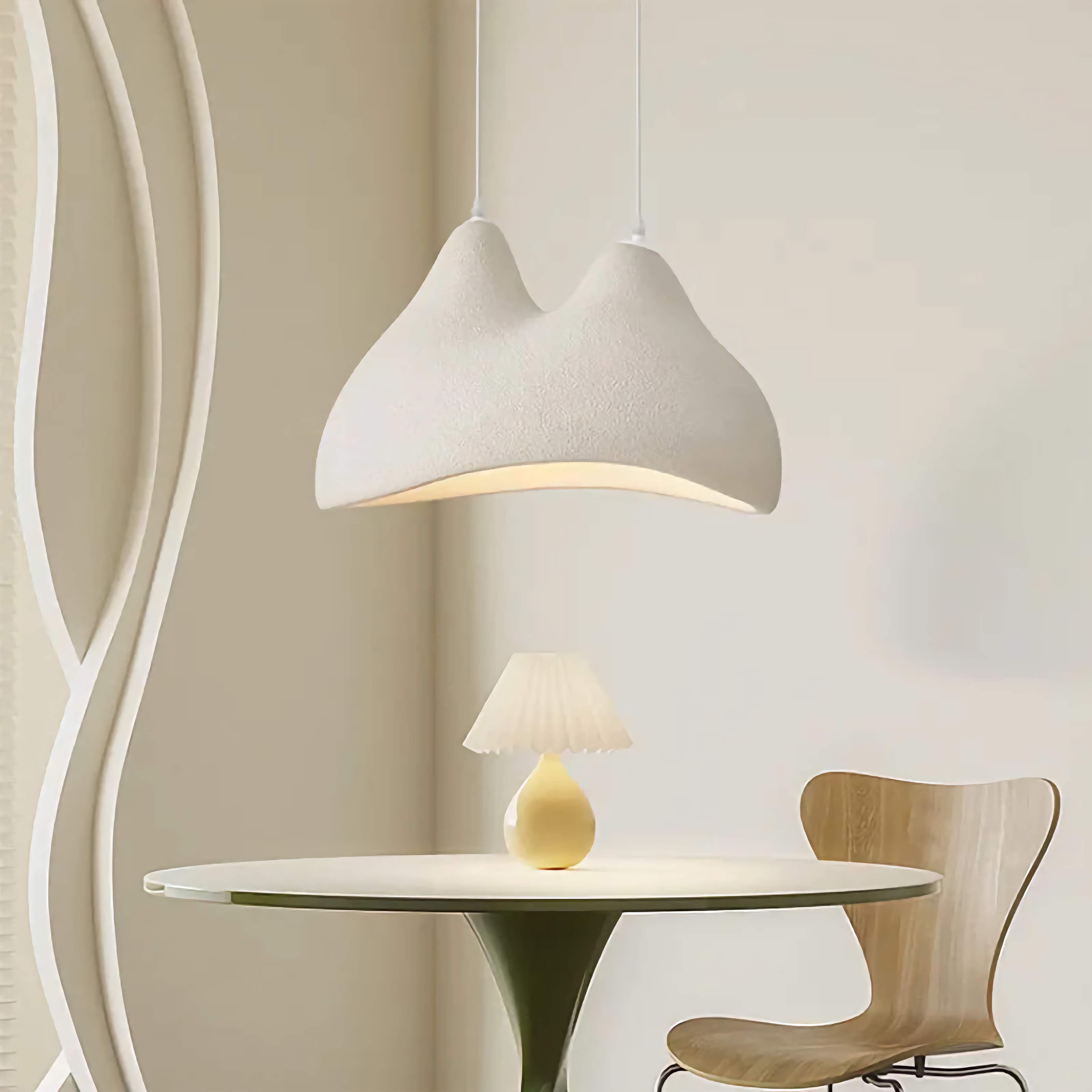 MODERN SCULPTURAL PENDANT LIGHT | CLBN67655