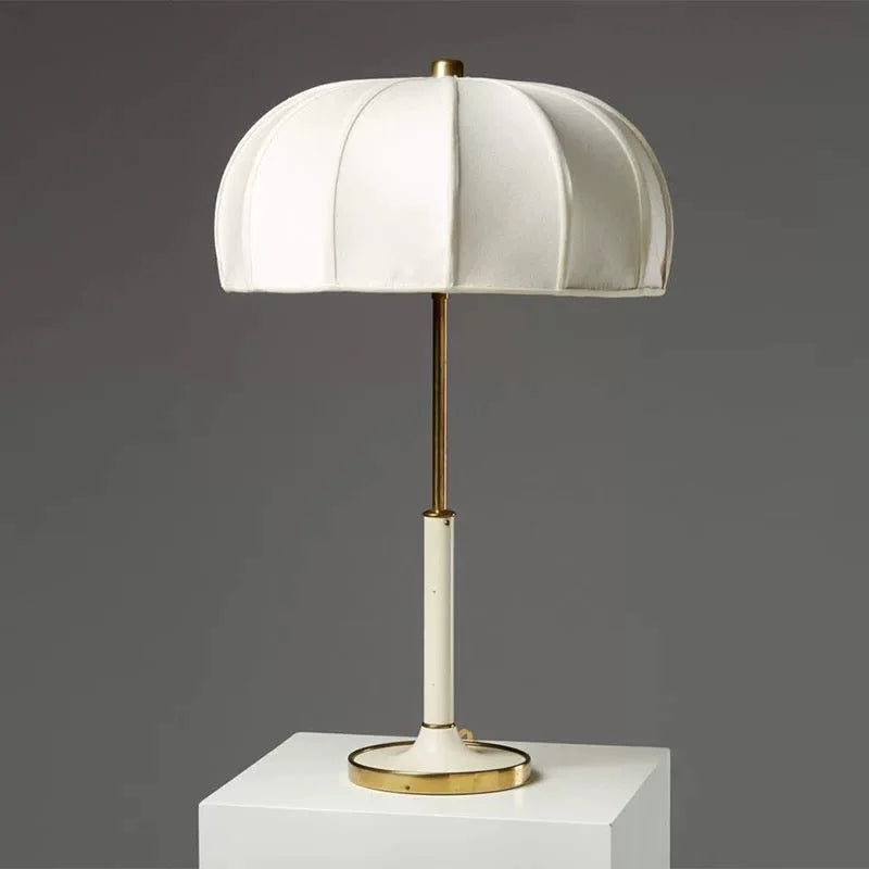 MODERN TABLE LAMP WITH WHITE FABRIC SHADE | DESIGN CLSS020M