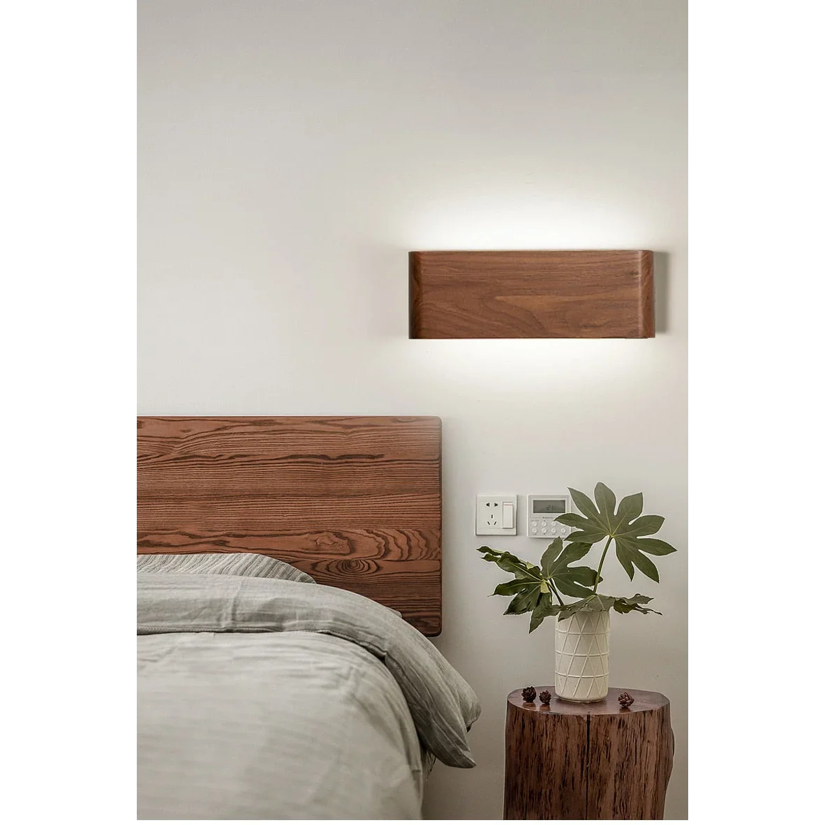 MODERN WALNUT WOOD WALL LAMP | CL1924