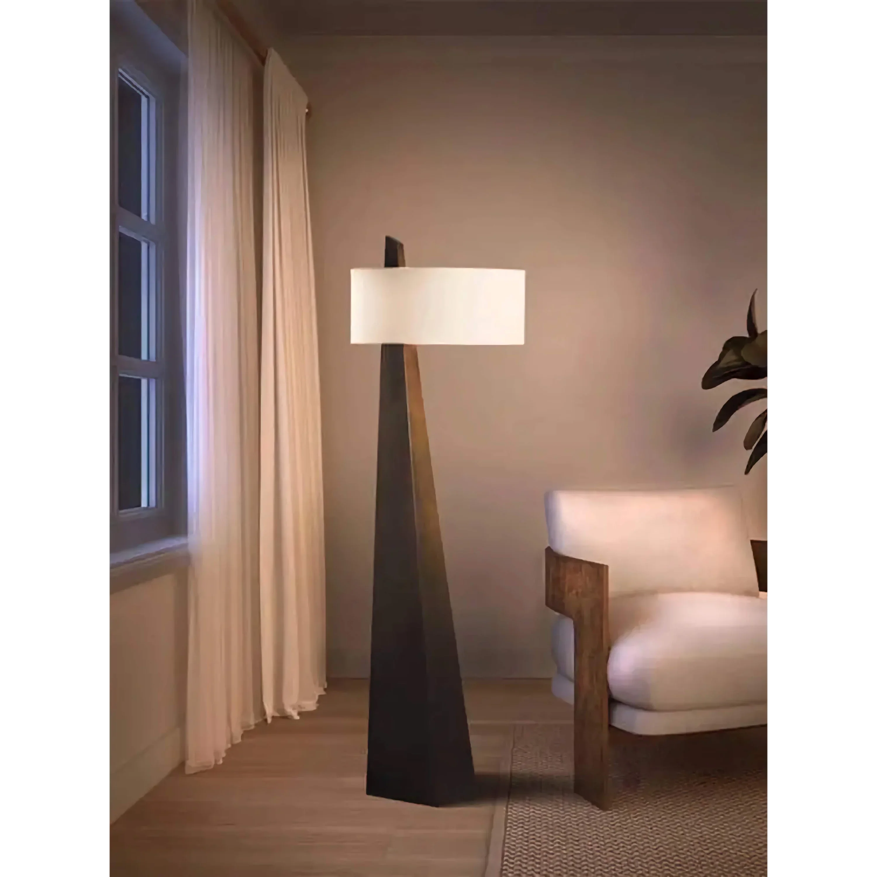 MONOLITHIC BLACK TAPERED FLOOR LAMP | CLVMO0280