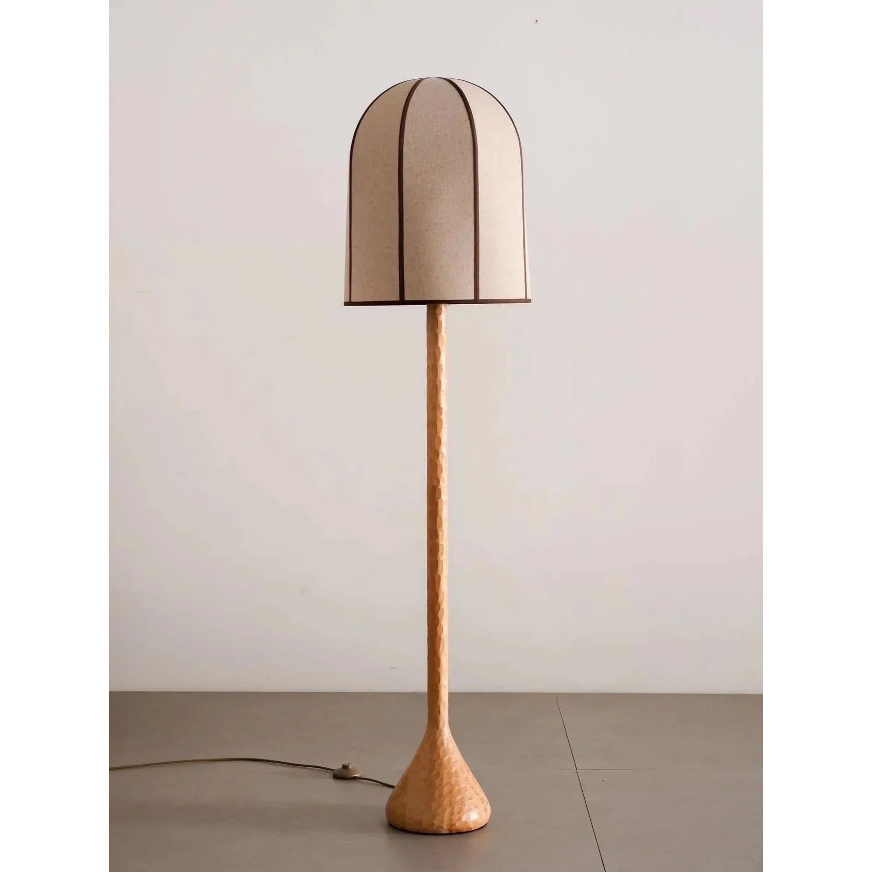 OAK FLOOR LAMP WITH LINEN SHADE | DESIGN CL70ZZ