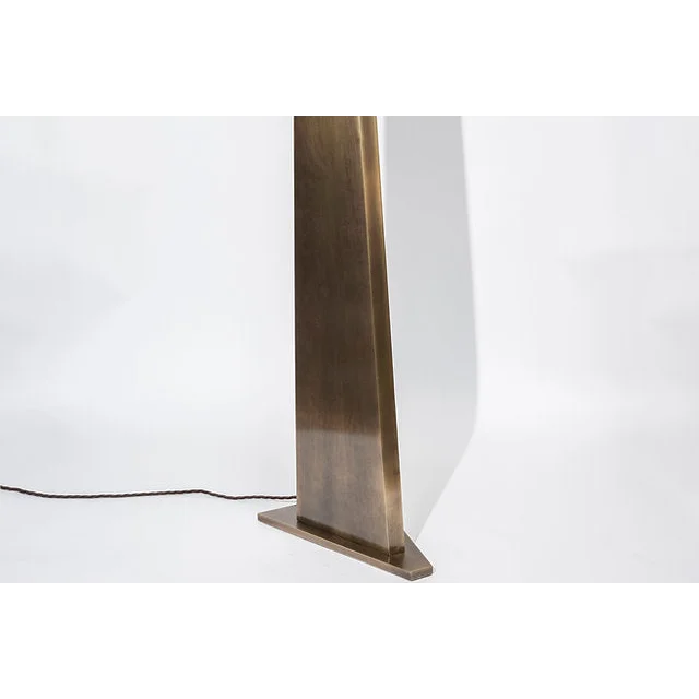 PATINATED BRASS SCULPTURAL FLOOR LAMP | CLORB0281K
