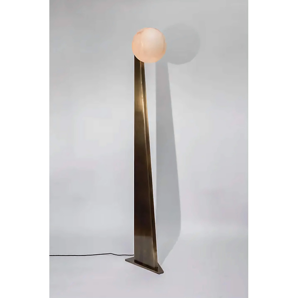 PATINATED BRASS SCULPTURAL FLOOR LAMP | CLORB0281K