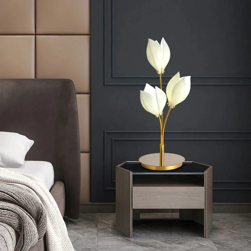 PORCELAIN FLOWERS TABLE LAMP