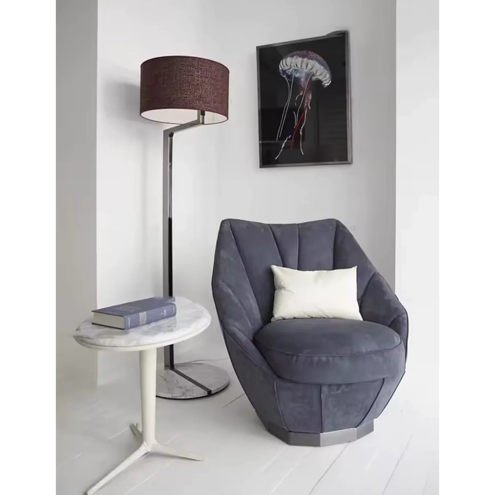 RED MODERN SCULPTURAL METAL FLOOR LAMP | CLFGV025VISR