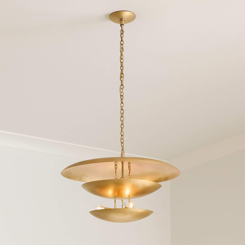 SCULPTURAL GOLD TIERED CHANDELIER | CLIS0960