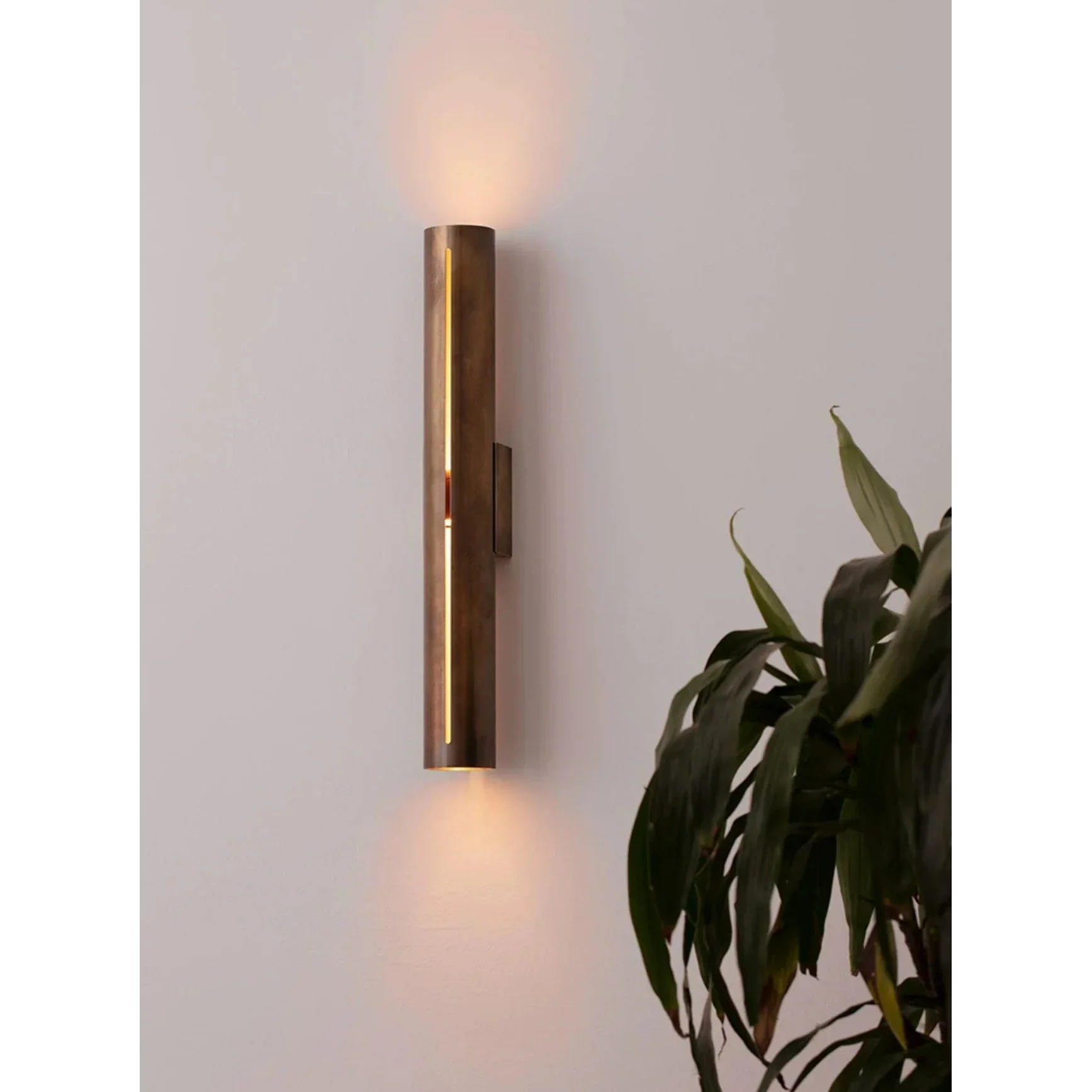 THICKENED COPPER WALL LAMP