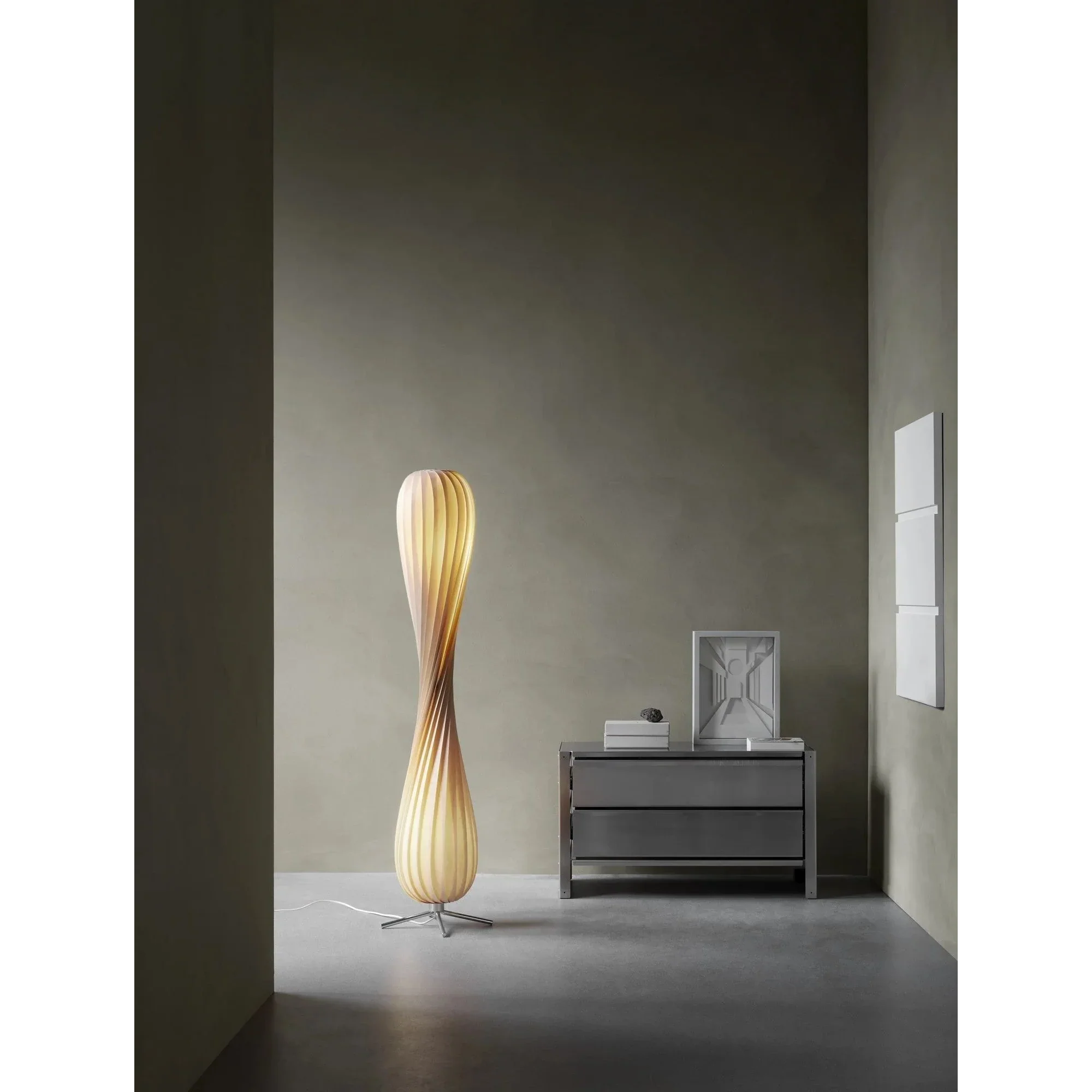 TR7 DESIGNER FLOOR LAMPS