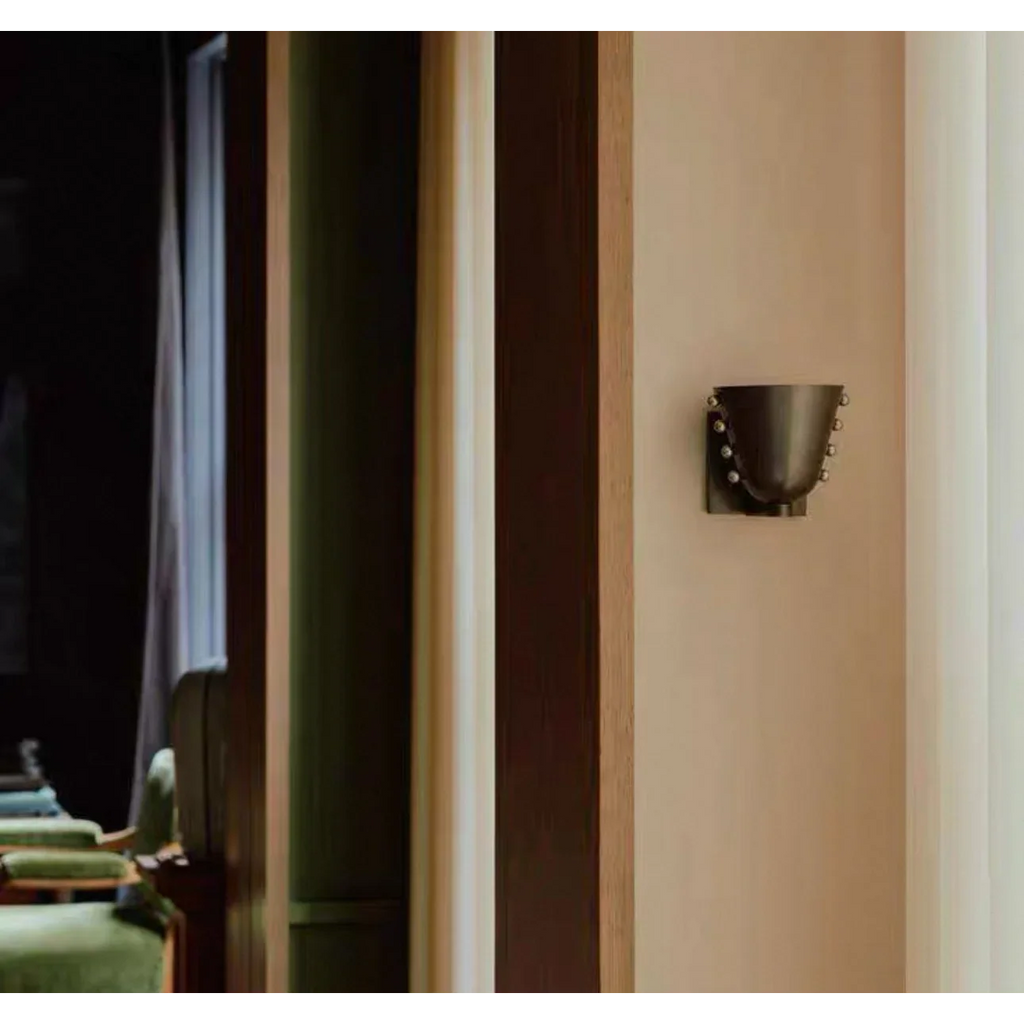 UNIQUE WALL SCONCE WITH BRASS MOUNT | CLTRP04B