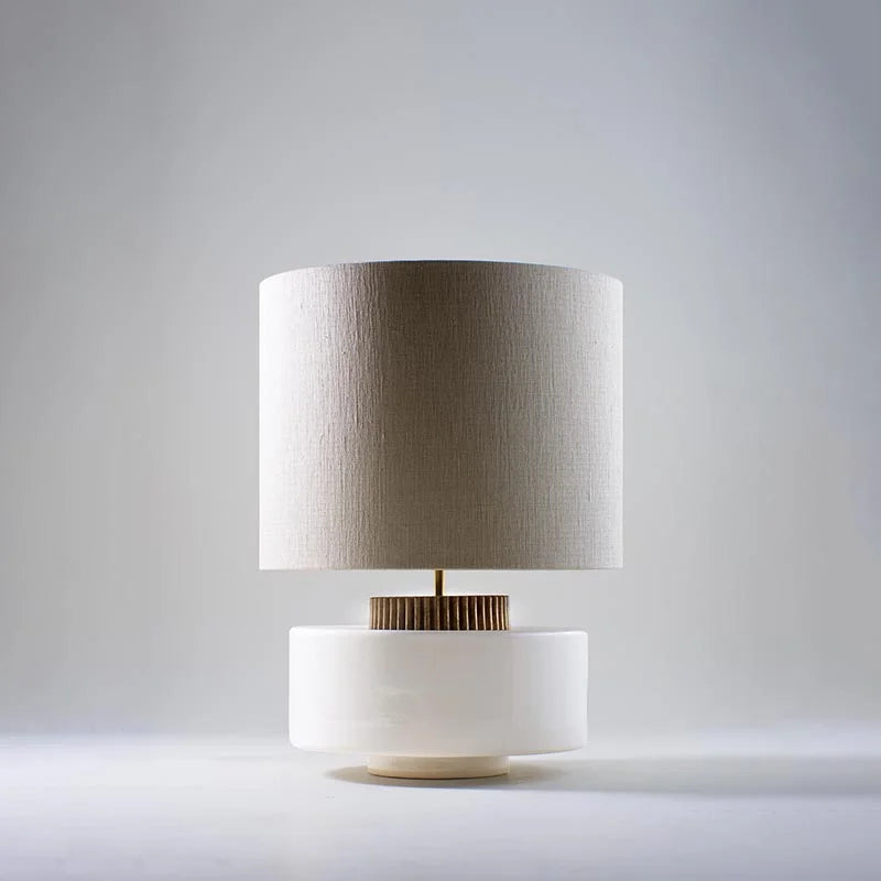 WHITE CERAMIC TABLE LAMP | CLBVF025W