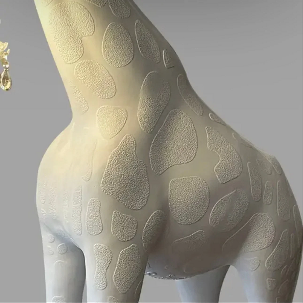 WHITE GIRAFFE SCULPTURE LAMP WITH CRYSTAL CHANDELIER | DESIGN CL025A