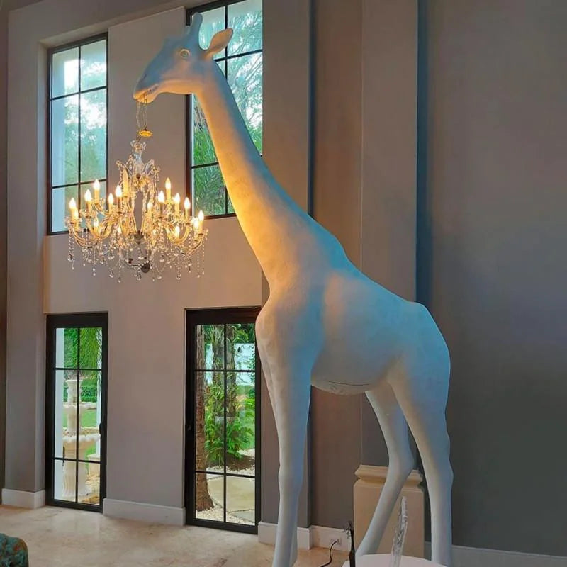 WHITE GIRAFFE SCULPTURE LAMP WITH CRYSTAL CHANDELIER | DESIGN CL025A
