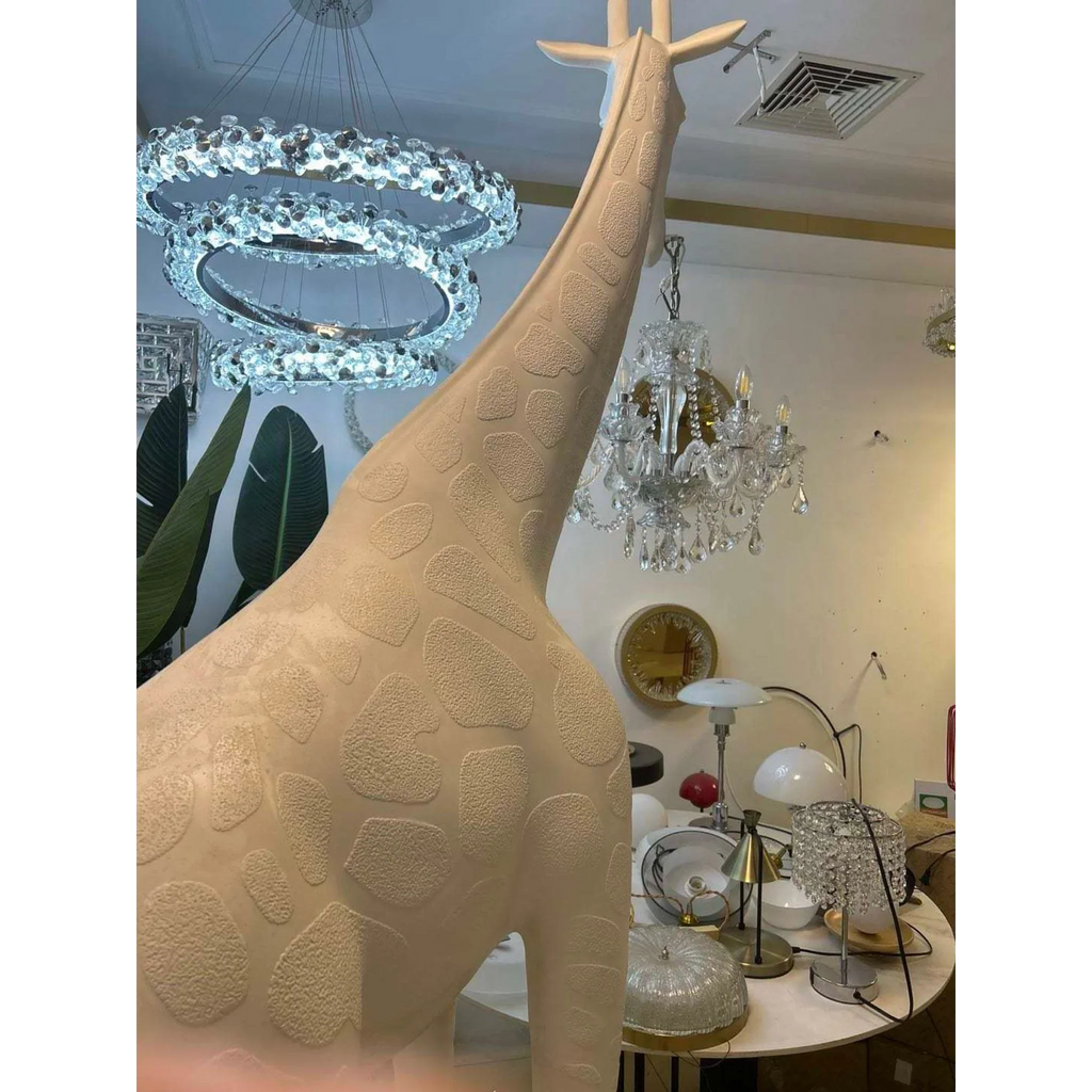 WHITE GIRAFFE SCULPTURE LAMP WITH CRYSTAL CHANDELIER | DESIGN CL025A