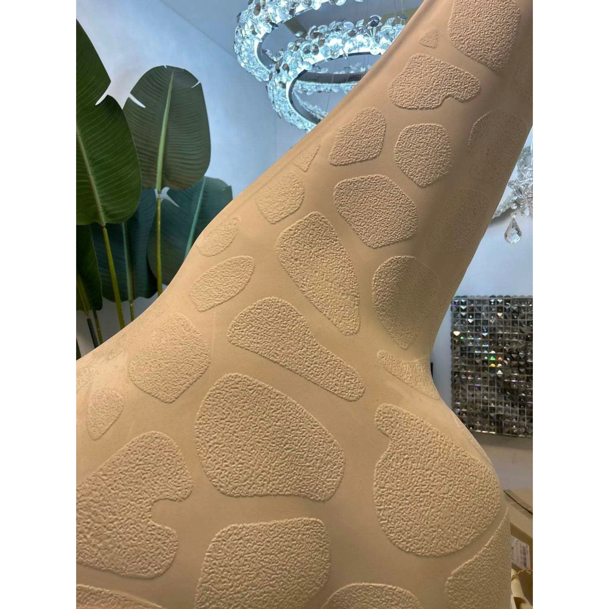 WHITE GIRAFFE SCULPTURE LAMP WITH CRYSTAL CHANDELIER | DESIGN CL025A