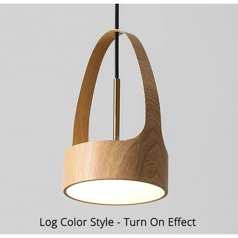 WOODEN-INSPIRED PENDANT LAMP